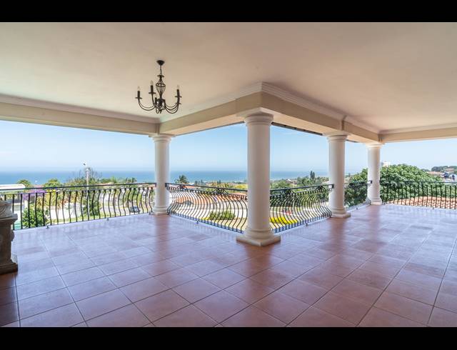 5 BEDROOM HOUSE FOR SALE IN LA LUCIA